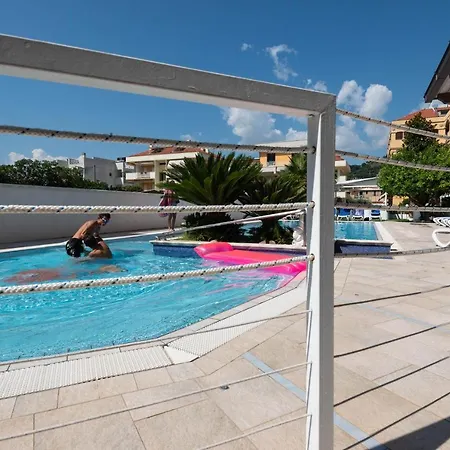 Paradiso Hotel