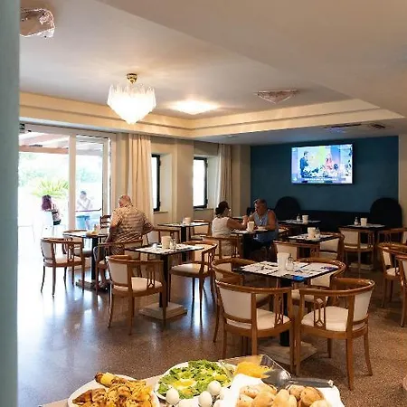 Hotel Paradiso 3*