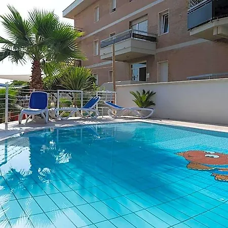 Paradiso فندق غْروتّامّاري