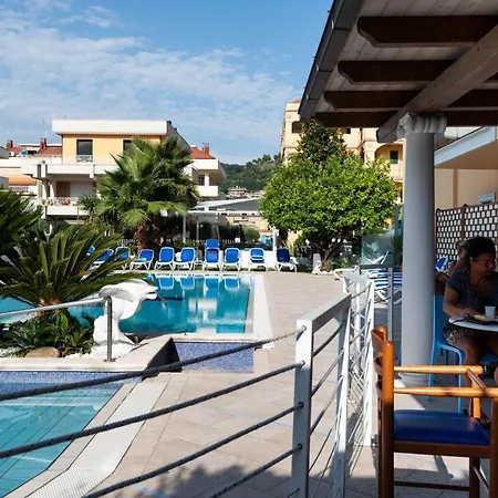 Hotel Paradiso 3*