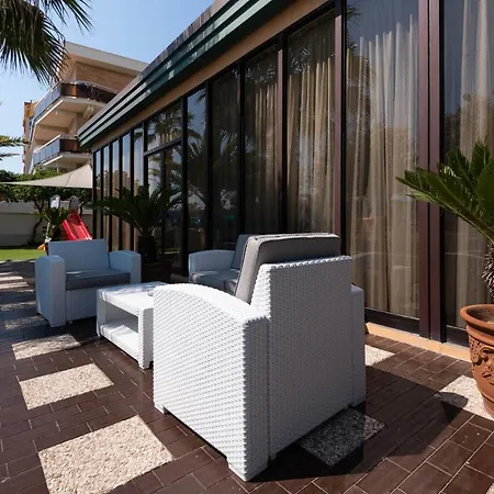 Hotel Paradiso 3*